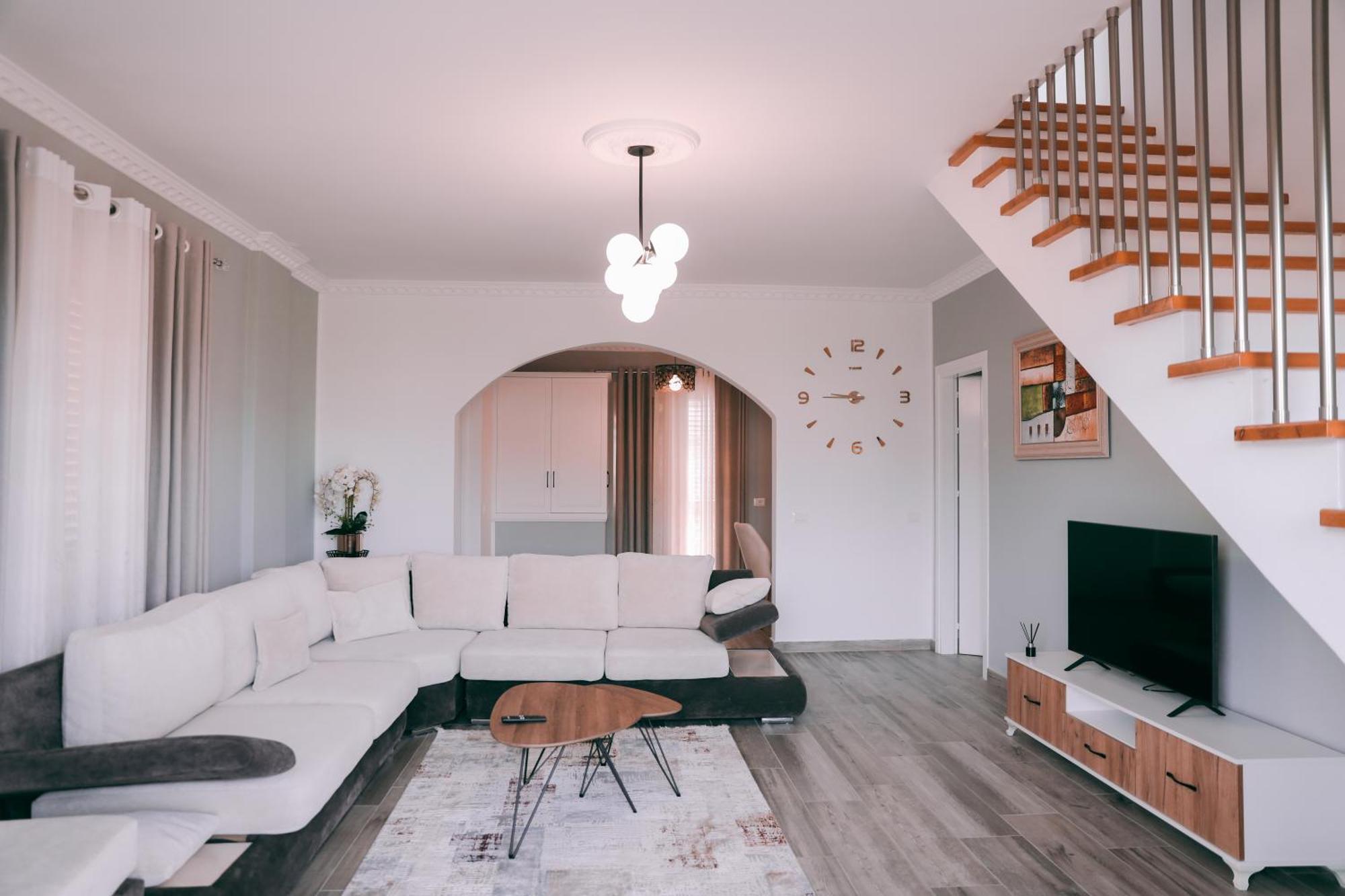 Amla'S Villa Berat Luaran gambar